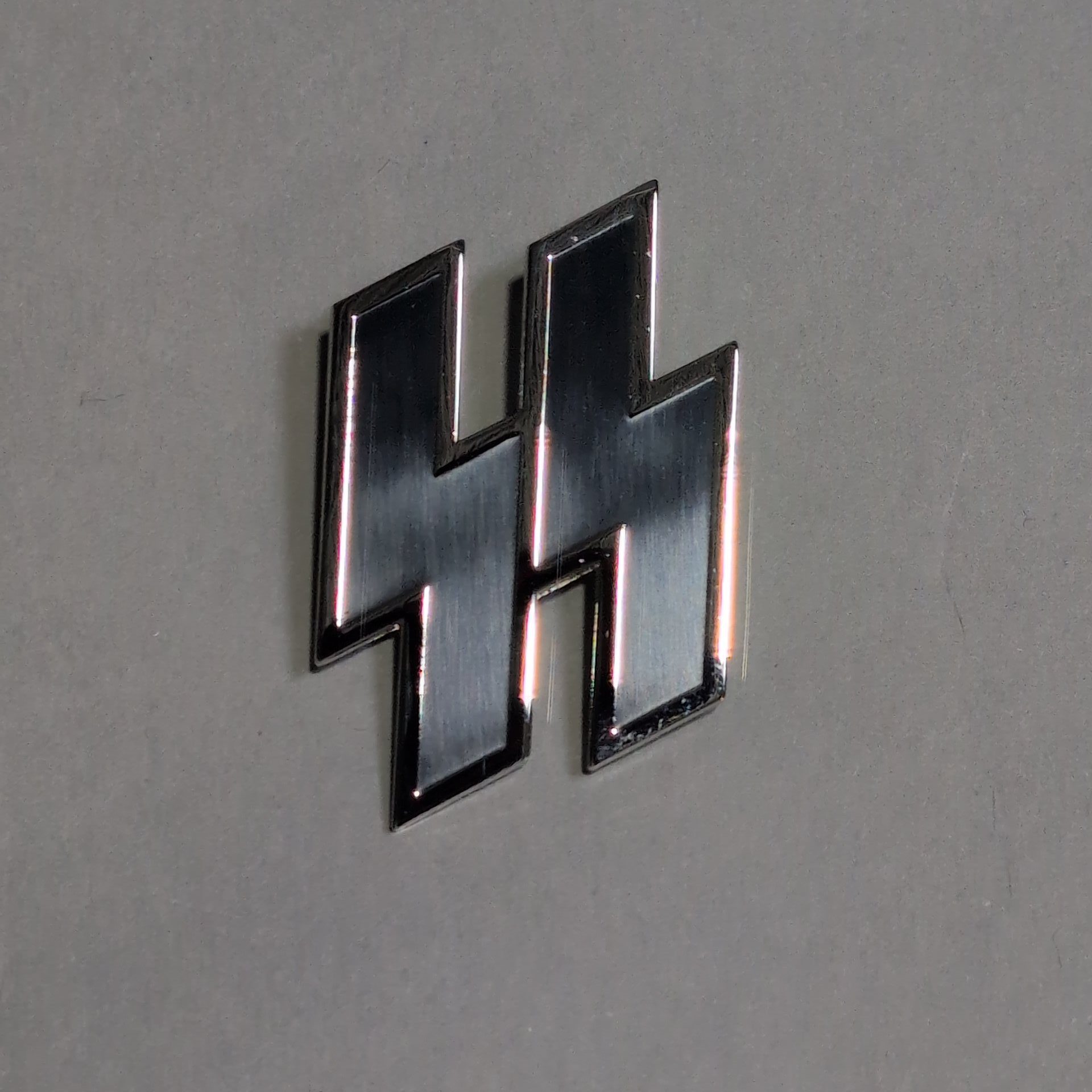 SS • Pin